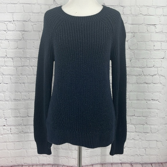 Pre-loved Abercrombie and Fitch Thick Heavy Cozy Warm Knit Large Sweater - Picture 2 of 6